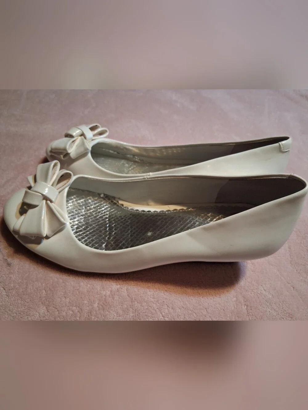 GB Girls White Bow Low Wedge Dress Shoes Heels Size 5M Youth Kids Special Event